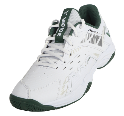 Gros plan sur le bouclier de protection latérale et le logo Victor de la chaussure P8500CLS AG.