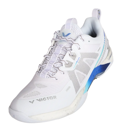 Gros plan sur le mesh respirant et la technologie d'amorti NitroLite de la chaussure Victor S82III AF.
